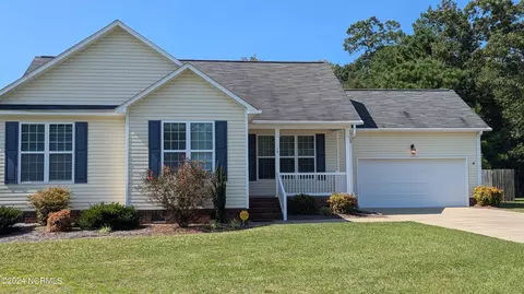 15 Pirate Cove Rd, Washington, NC 27889