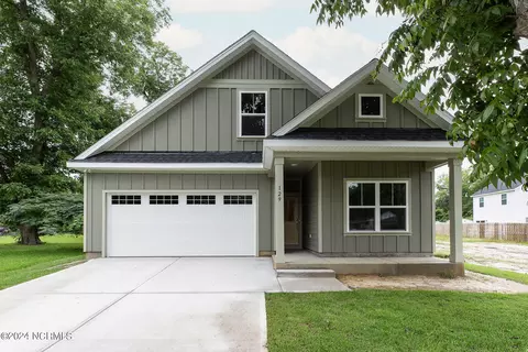 1110 Delaware St SE, Southport, NC 28461