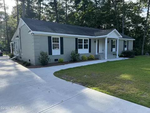 307 Country Club Dr, Trent Woods, NC 28562
