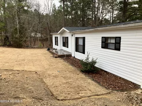 117 Pinewood Dr, West End, NC 27376