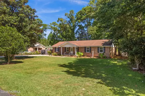 153 Pine St, Shallotte, NC 28470