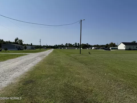216 E Railroad St, Dover, NC 28526 photo 3