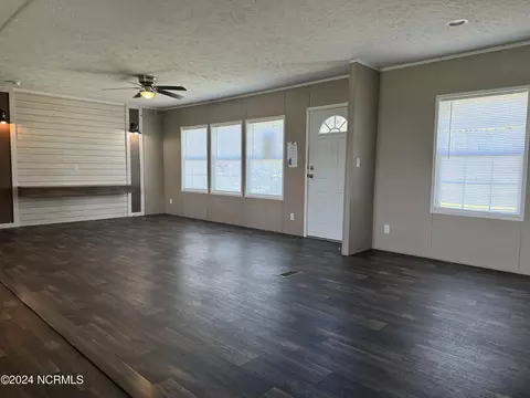 216 E Railroad St, Dover, NC 28526 photo 4