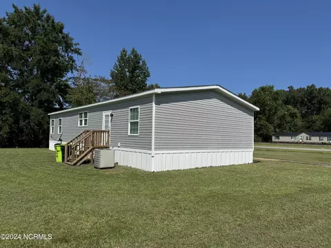 216 E Railroad St, Dover, NC 28526 photo 2