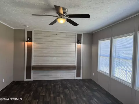 216 E Railroad St, Dover, NC 28526 photo 7
