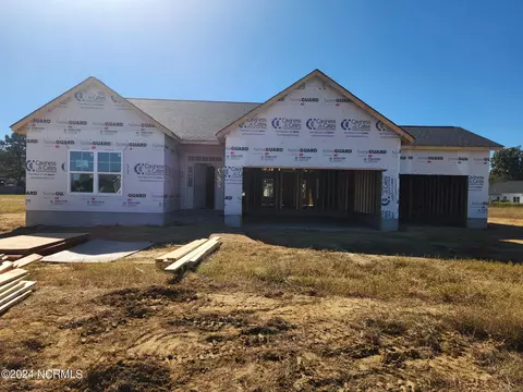 2844 Tucker Hill Dr, Grimesland, NC 27837