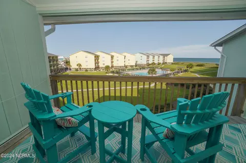 918 N New River Dr #338, Surf City, NC 28445