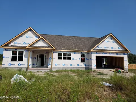 649 Bright Harvest Dr, Maysville, NC 28555