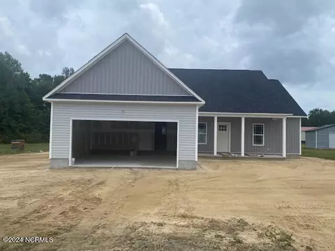 304 Belgian Ct, Richlands, NC 28574