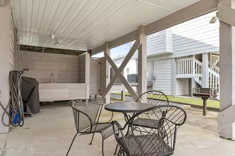 Exterior - 416 38th St, Sunset Beach, NC 28468 photo 12 of 15