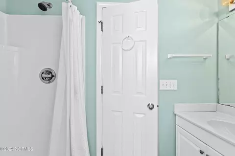 Bath - 416 38th St, Sunset Beach, NC 28468 photo 6 of 7