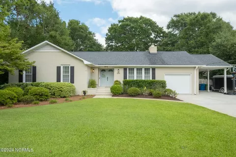 239 Oakland Dr, Wilmington, NC 28405