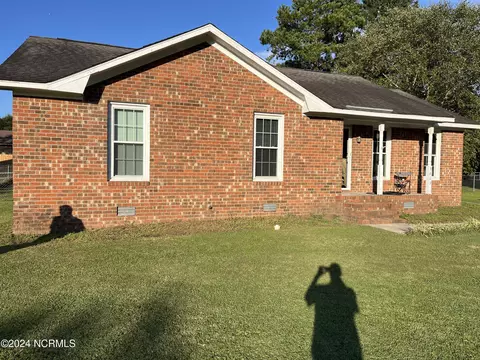 Exterior - 3863 Robin Rd, Ayden, NC 28513 photo 1 of 4