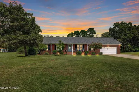 427 R L Honeycutt Dr, Wilmington, NC 28412