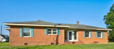 400 S Main St, Stantonsburg, NC 27883