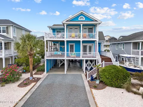 139 Carolina Ave, Holden Beach, NC 28462