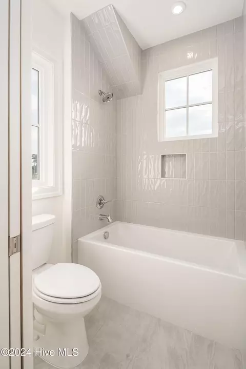 Bath - 76 Pine Tree Pt, Snow Hill, NC 28580 photo 11 of 11