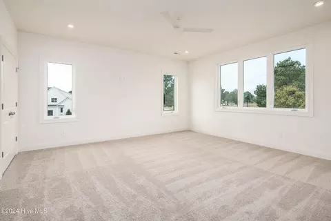 Bedroom - 76 Pine Tree Pt, Snow Hill, NC 28580 photo 6 of 12