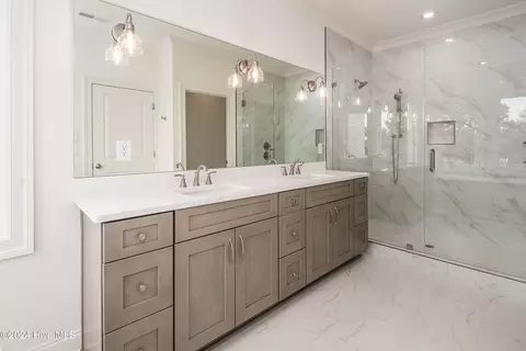 Bath - 76 Pine Tree Pt, Snow Hill, NC 28580 photo 3 of 11