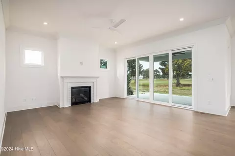 Living - 76 Pine Tree Pt, Snow Hill, NC 28580 photo 1 of 2