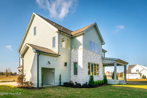Exterior - 76 Pine Tree Pt, Snow Hill, NC 28580 photo 3 of 6