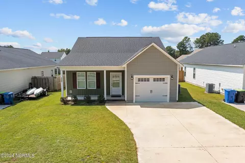 305 E Hargett St, Richlands, NC 28574