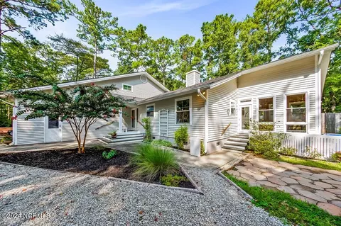 1409 Seafarer Dr, Oriental, NC 28571