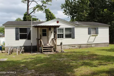 970 Chatham St, Newport, NC 28570