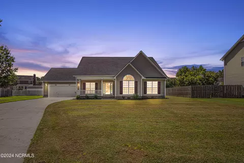 406 Iverleigh Ln, Jacksonville, NC 28540