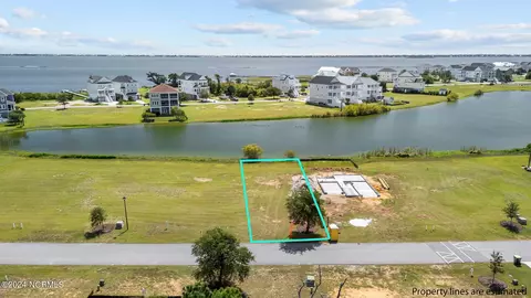 630 Cannonsgate Dr, Newport, NC 28570