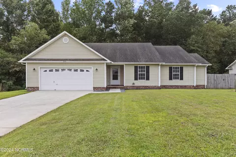 224 Dartmoor Trl, Jacksonville, NC 28540