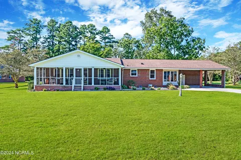 114 Seventh St, Creswell, NC 27928