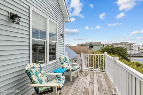 Exterior - 202 Cedar Ln, Atlantic Beach, NC 28512 photo 7 of 12