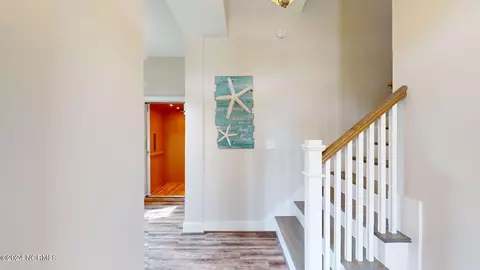 Entry Way - 202 Cedar Ln, Atlantic Beach, NC 28512 photo 2 of 3