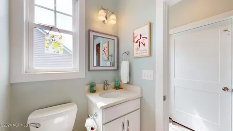 Bath - 202 Cedar Ln, Atlantic Beach, NC 28512 photo 3 of 6