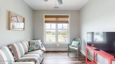 Living - 202 Cedar Ln, Atlantic Beach, NC 28512 photo 3 of 4