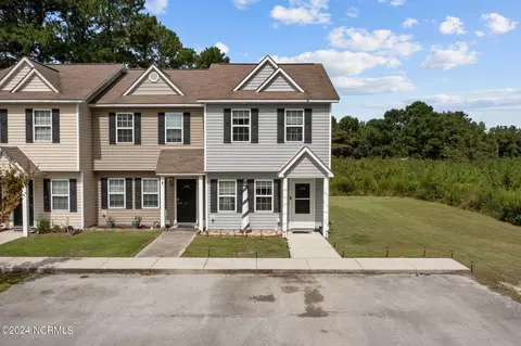 300 Burley Dr #12, Hubert, NC 28539