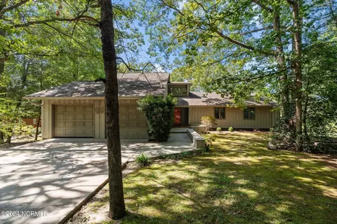 800 Loblolly Dr, Vass, NC 28394