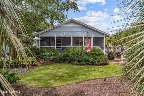 309 NE 50th St, Oak Island, NC 28465
