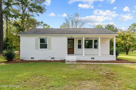 303 Pine Valley Dr, Pollocksville, NC 28573