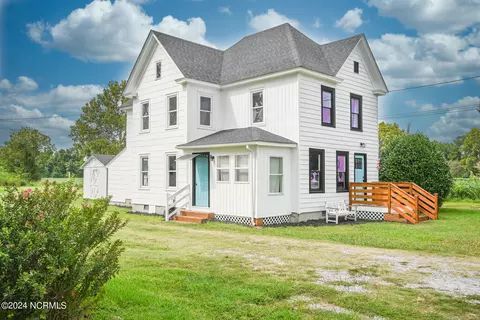 1712 River Rd, Elizabeth City, NC 27909