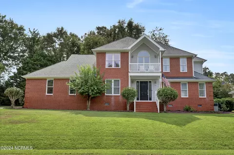 701 Oyster Catcher Dr, Hampstead, NC 28443