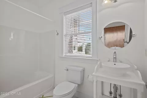 Bath - 317 E Island View Dr, Hampstead, NC 28443 photo 7 of 8