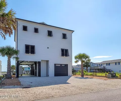 118 Dolphin Dr, Holden Beach, NC 28462