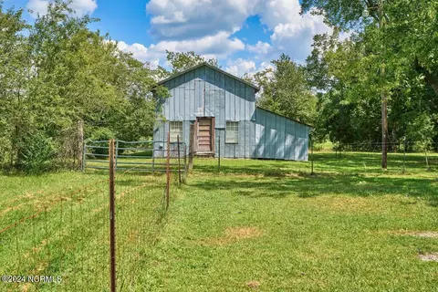 15783 Us Highway 15-501, Aberdeen, NC 28315