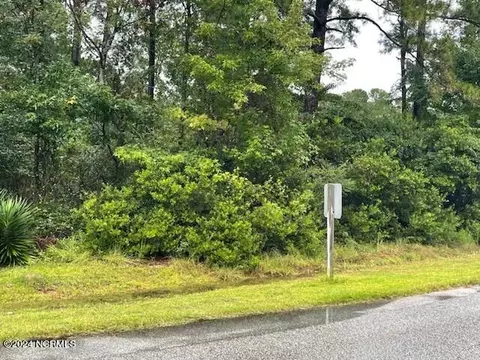2 Country Club Dr, Shallotte, NC 28470