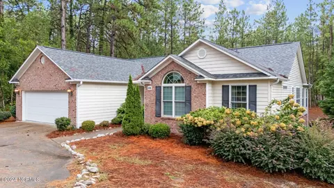 220 Lake Hills Rd, Pinehurst, NC 28374