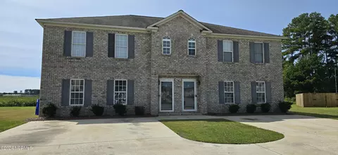 4032 Lucerne Ct #B, Winterville, NC 28590