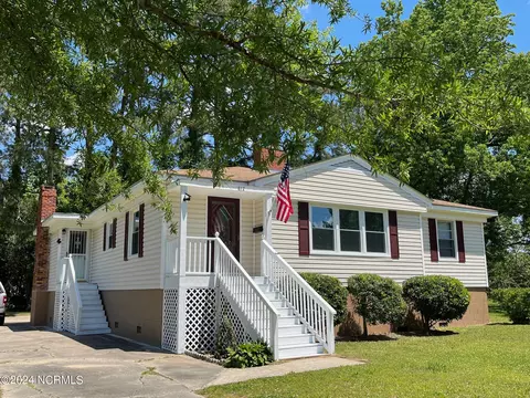 812 E 4th St, Washington, NC 27889