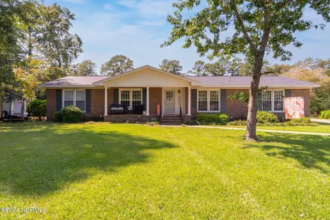 309 Willowbrook Ct, New Bern, NC 28562